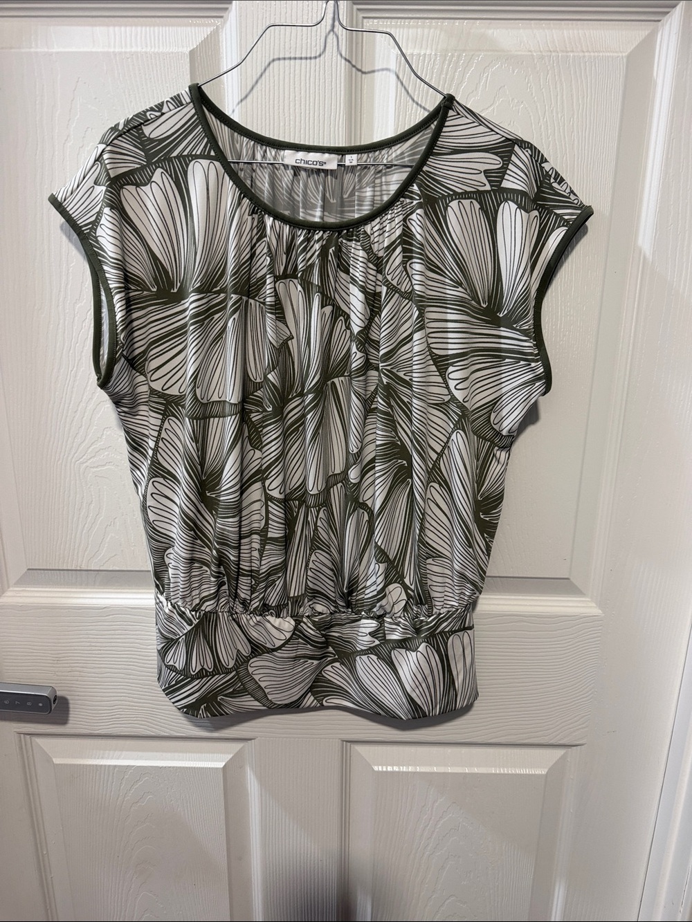 Chico's Set Olive & White Floral Cap-Sleeve Blouse & Pants